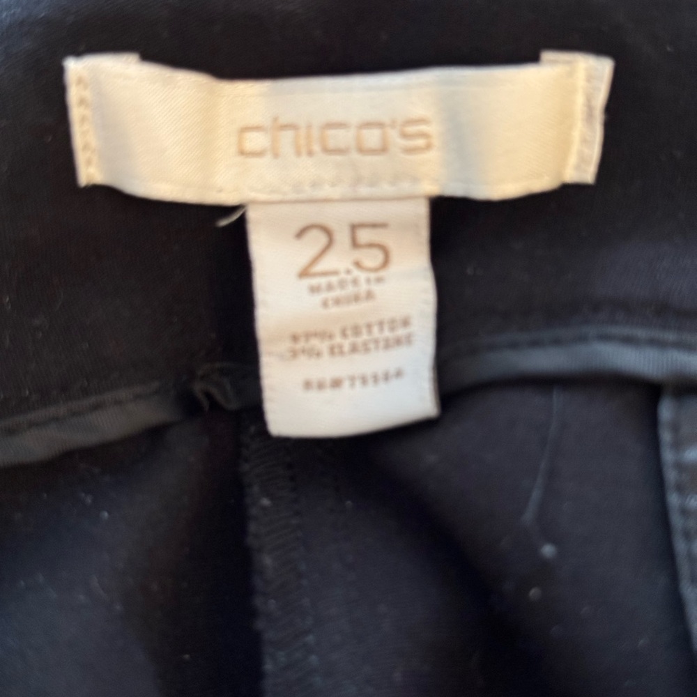 Chico’s Women’s Shorts_Size 2.5 - Picture 6 of 7